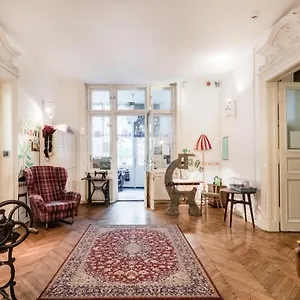 Хостел Baroque & Coworking Будапешт