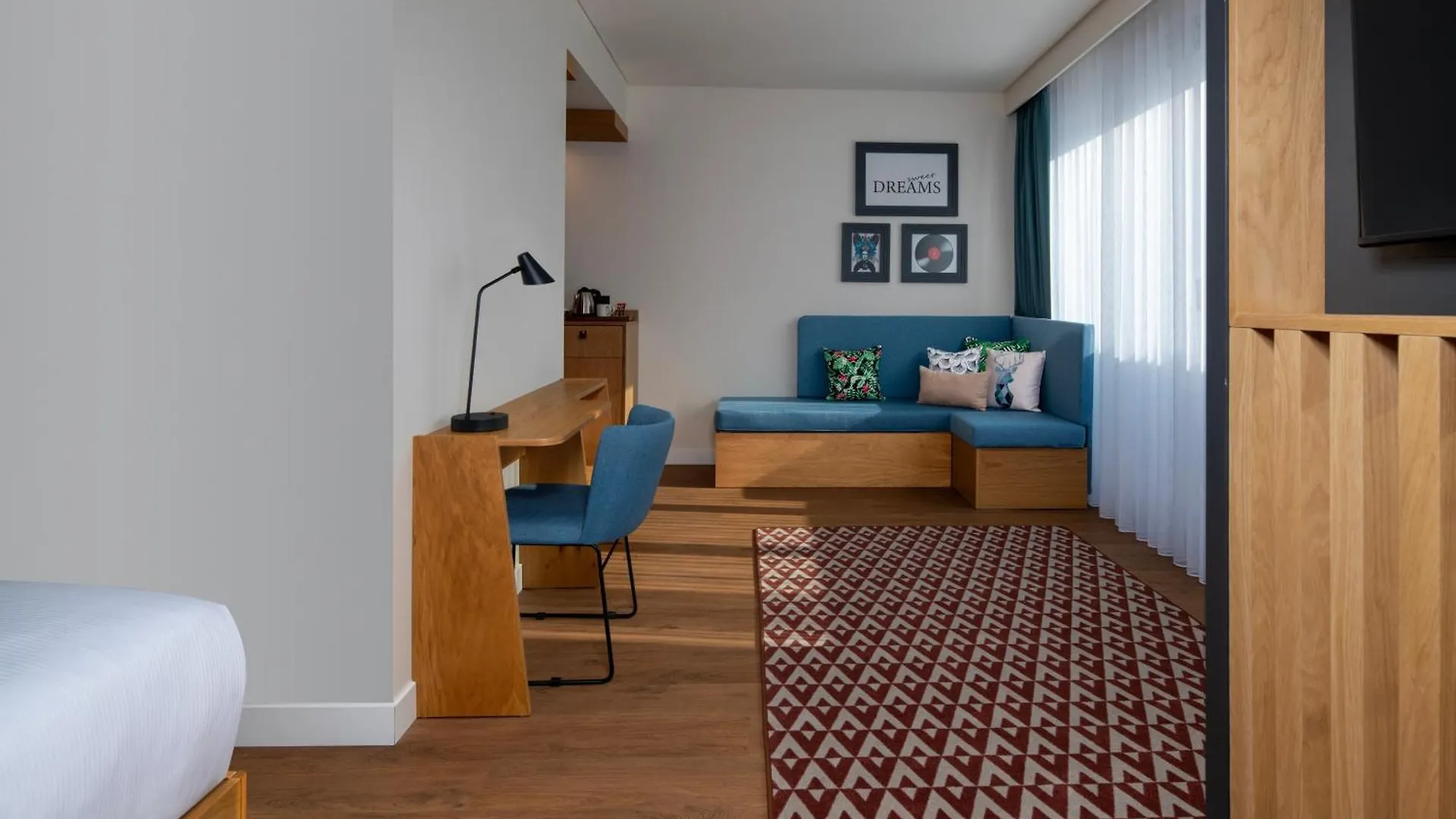 Hotel Hampton By Hilton Istanbul Sirkeci 3*,